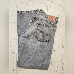 Levi's 501 Men's 34x32 Gray Button Fly Straight Fit Leg Medium Wash Jeans